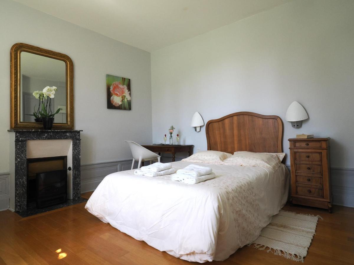 Le Jardin Des Lys - Chambre D'Hote Ou Appartement Ла-Рош-Позе Экстерьер фото